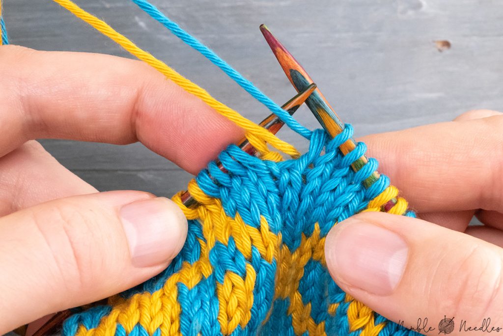 both yarns are in front