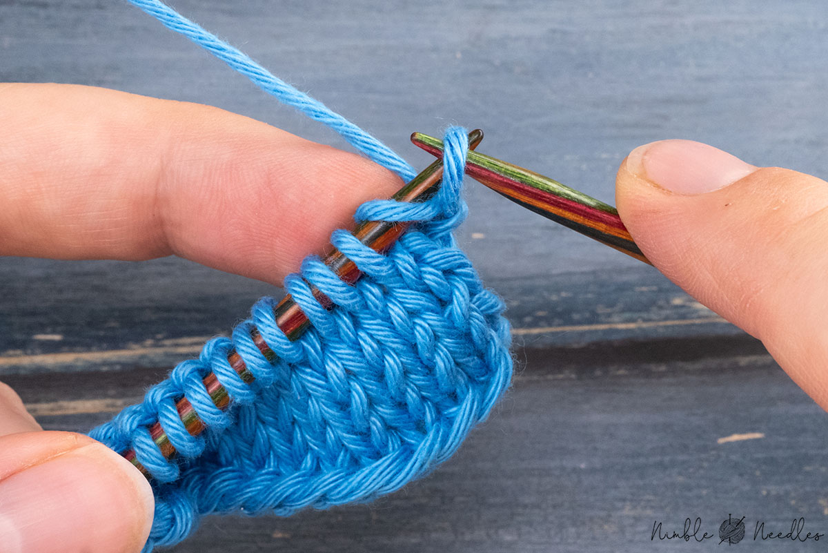 starting the horizontal cable with a knitted cast-on