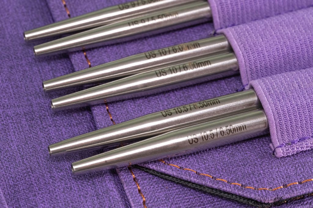 the needle size is stamped/engraved at the bottom of the tips in bold black